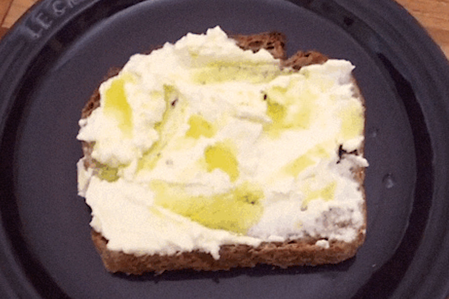 Olioveto quick recipe: Toast with ricotta cheese and olive oil