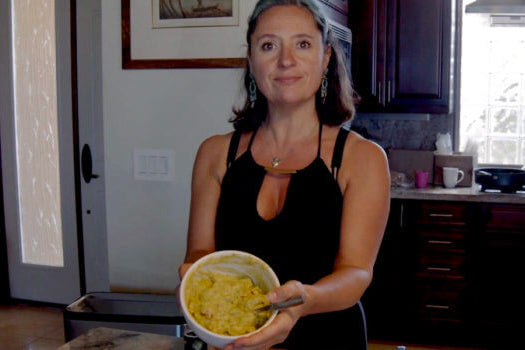 Olioveto Video Series: Simple Guacamole with Maria Paola Gabusi of Leone D'Oro